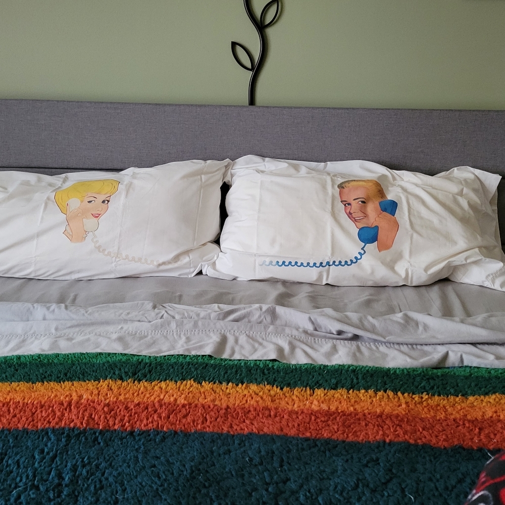 Funky Retro Style His and Hers king size pillowcase set - Picture 6 of 8